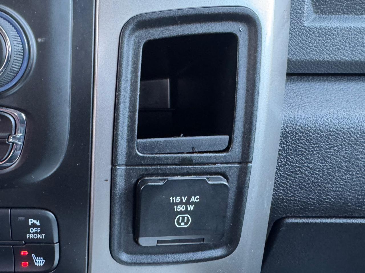 RAM 1500 Big Horn Crew Cab 4WD 2017