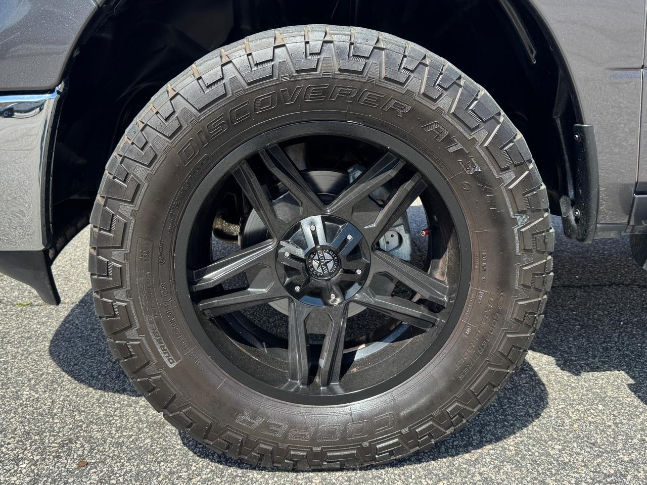 RAM 1500 Big Horn Crew Cab 4WD 2017