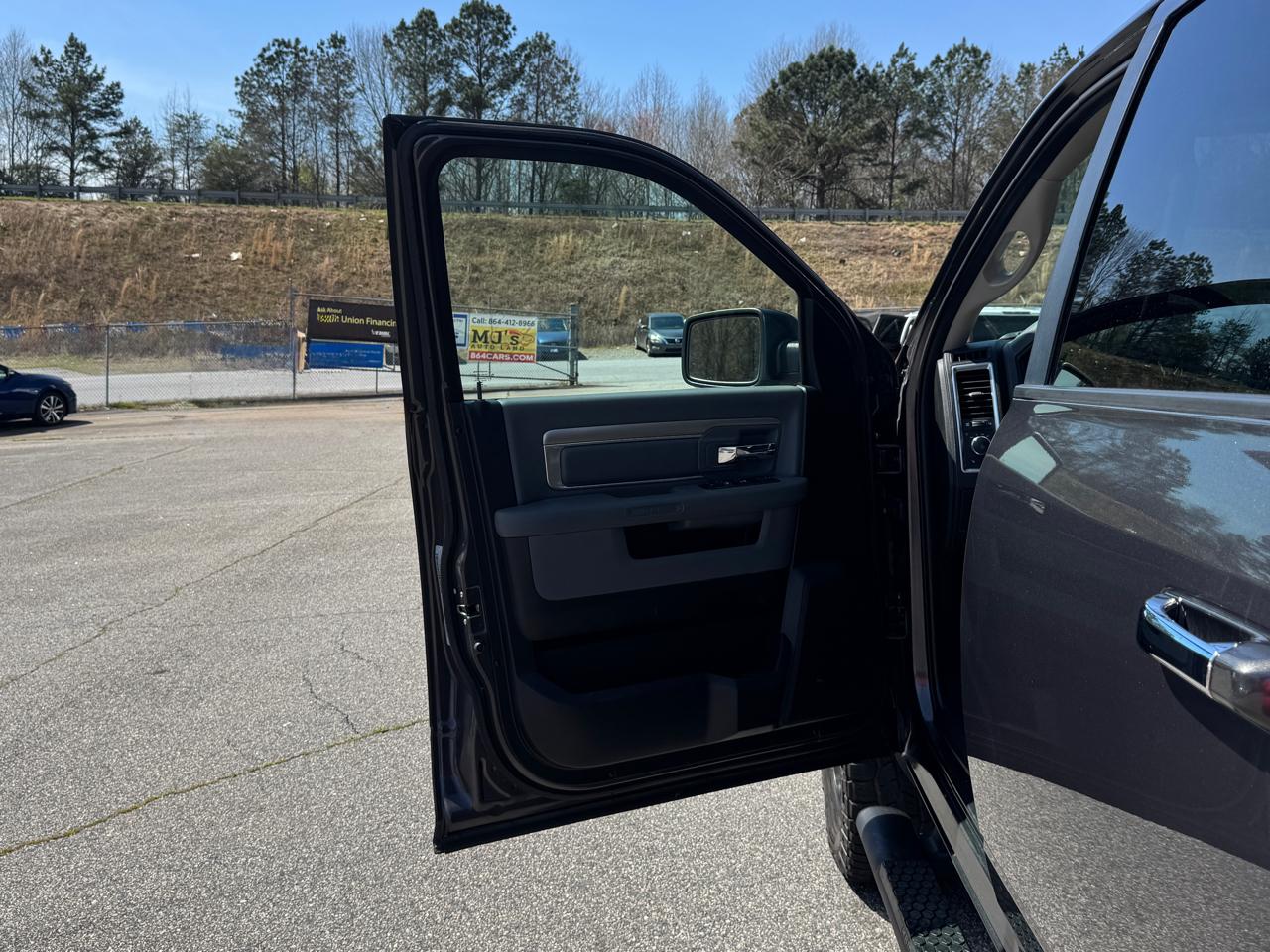 RAM 1500 Big Horn Crew Cab 4WD 2017