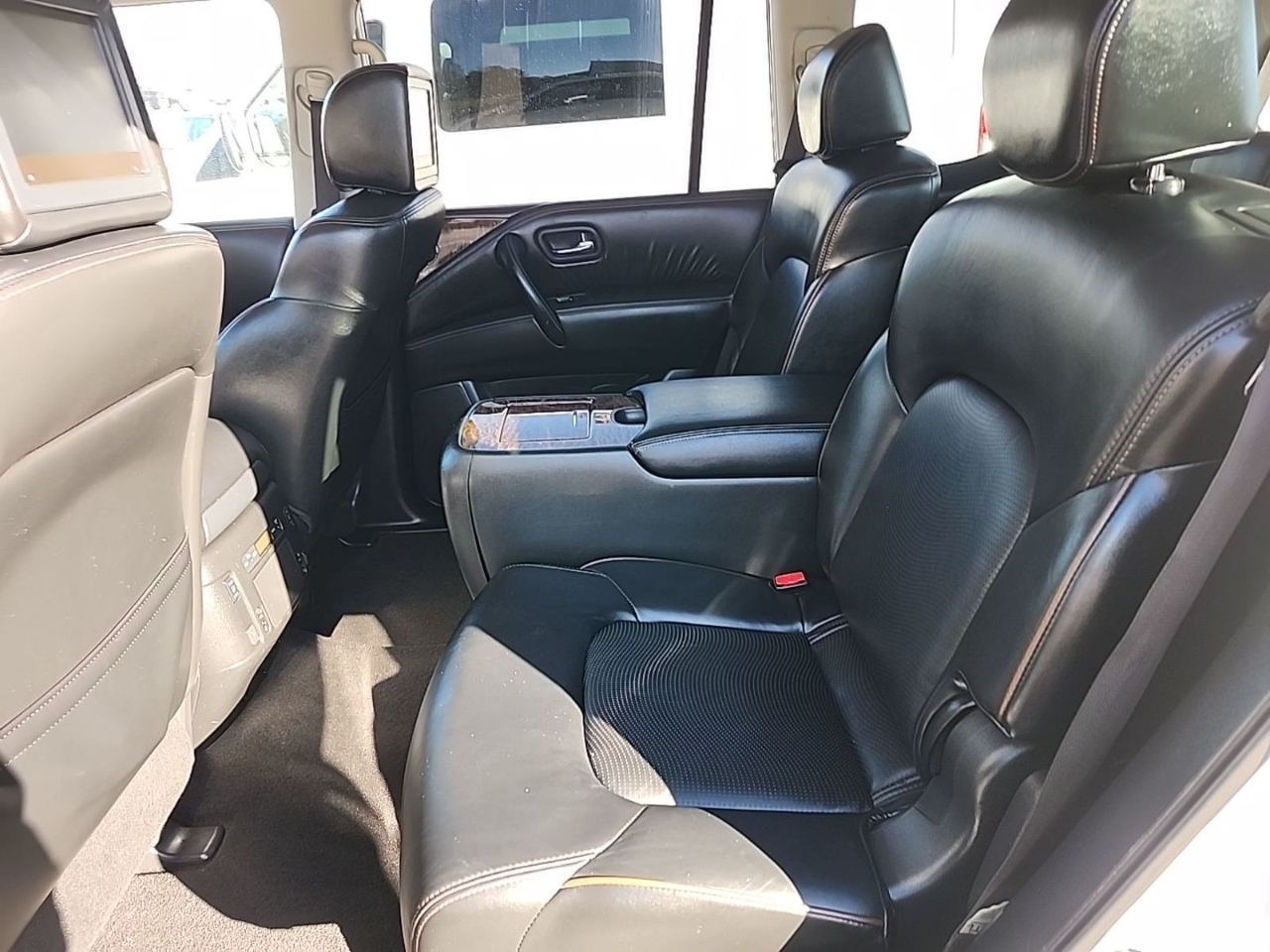 Nissan Armada Platinum AWD 2018