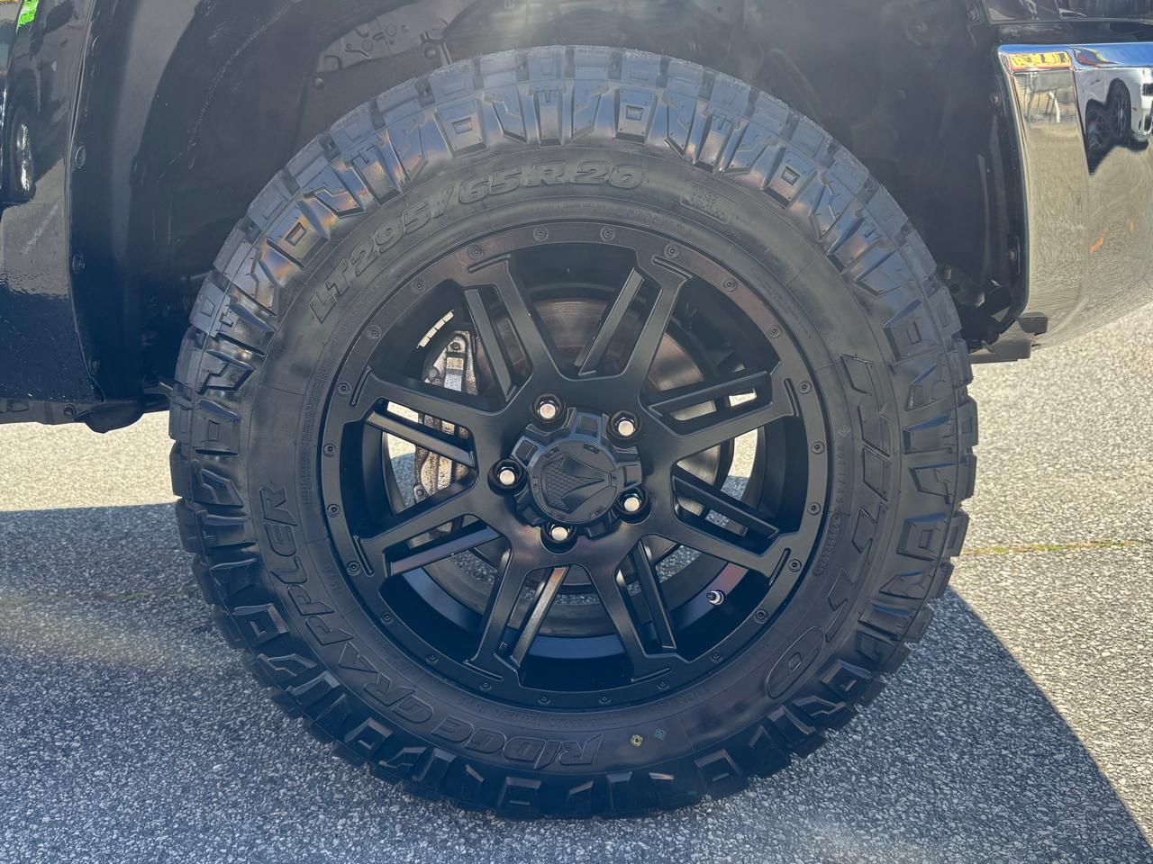 Toyota Tundra SR5 CrewMax 5.7L 4WD 2017