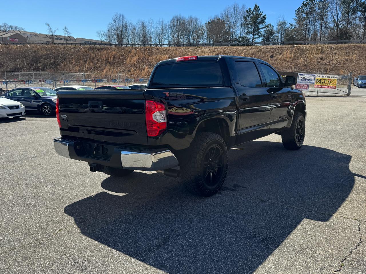 Toyota Tundra SR5 CrewMax 5.7L 4WD 2017