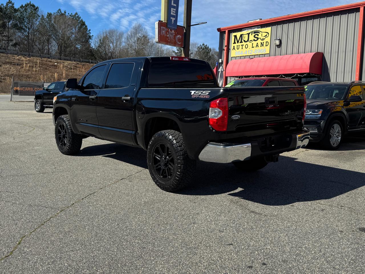 Toyota Tundra SR5 CrewMax 5.7L 4WD 2017