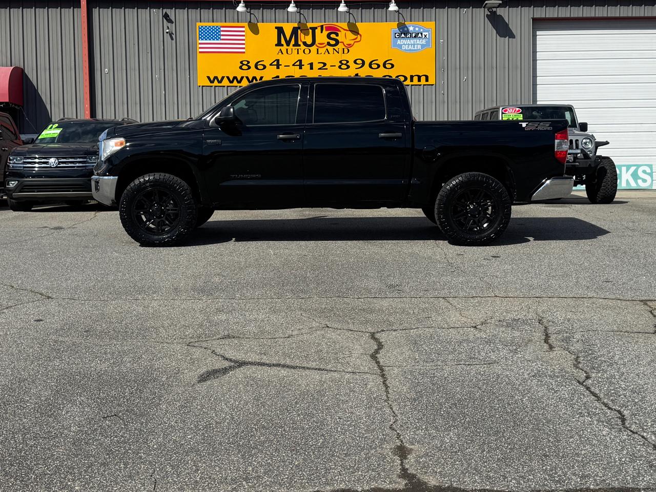 Toyota Tundra SR5 CrewMax 5.7L 4WD 2017