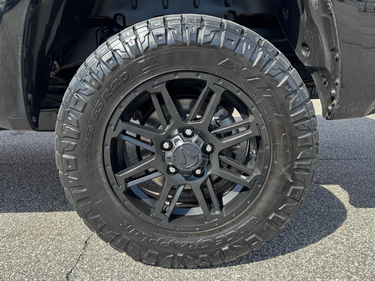 Toyota Tundra SR5 CrewMax 5.7L 4WD 2017