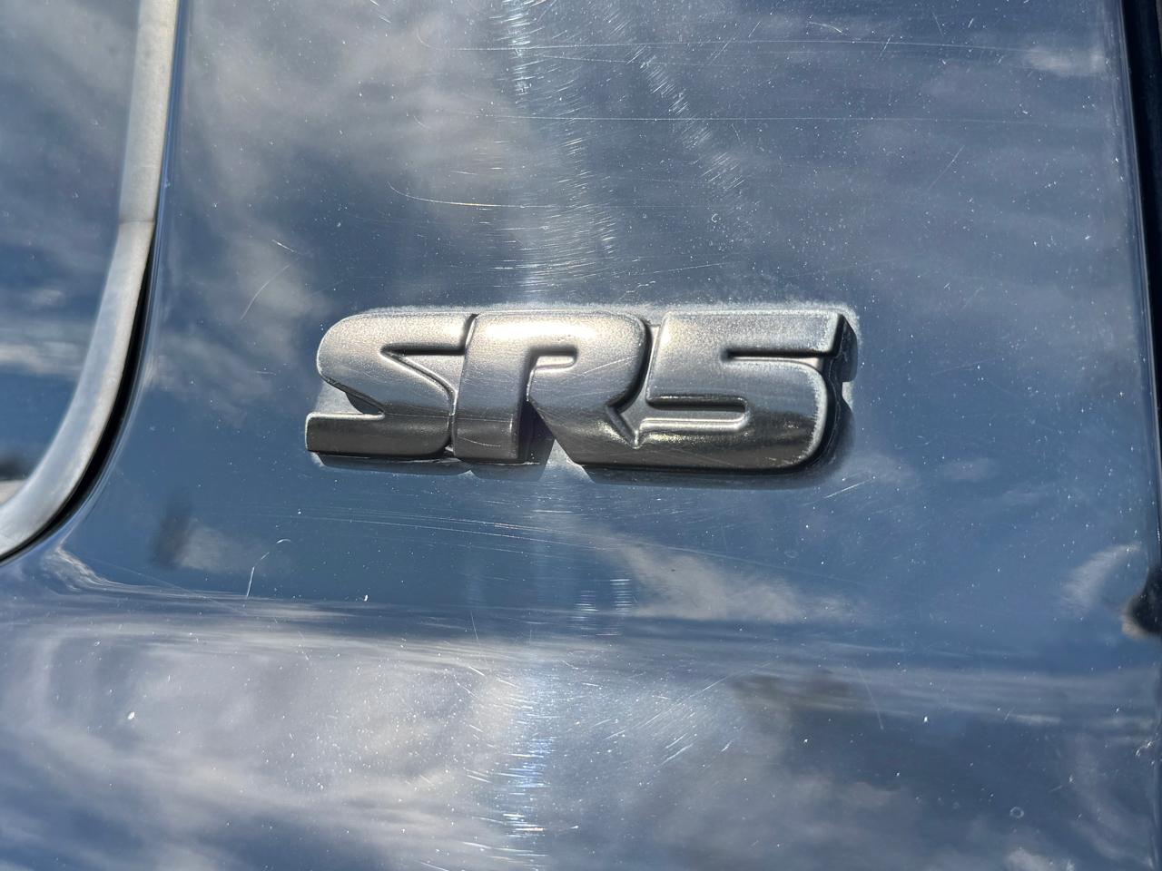 Toyota Tundra SR5 CrewMax 5.7L 4WD 2017