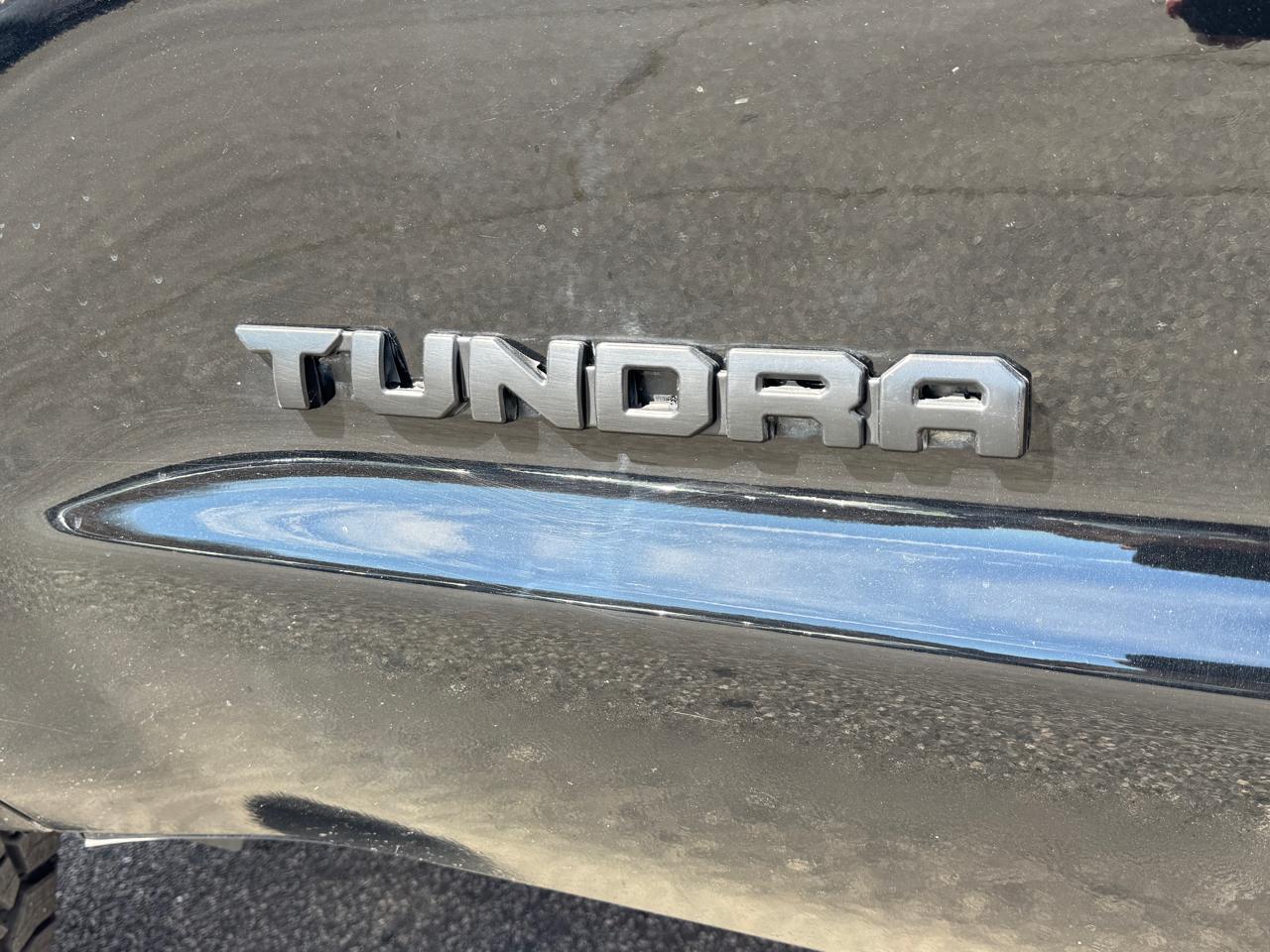 Toyota Tundra SR5 CrewMax 5.7L 4WD 2017