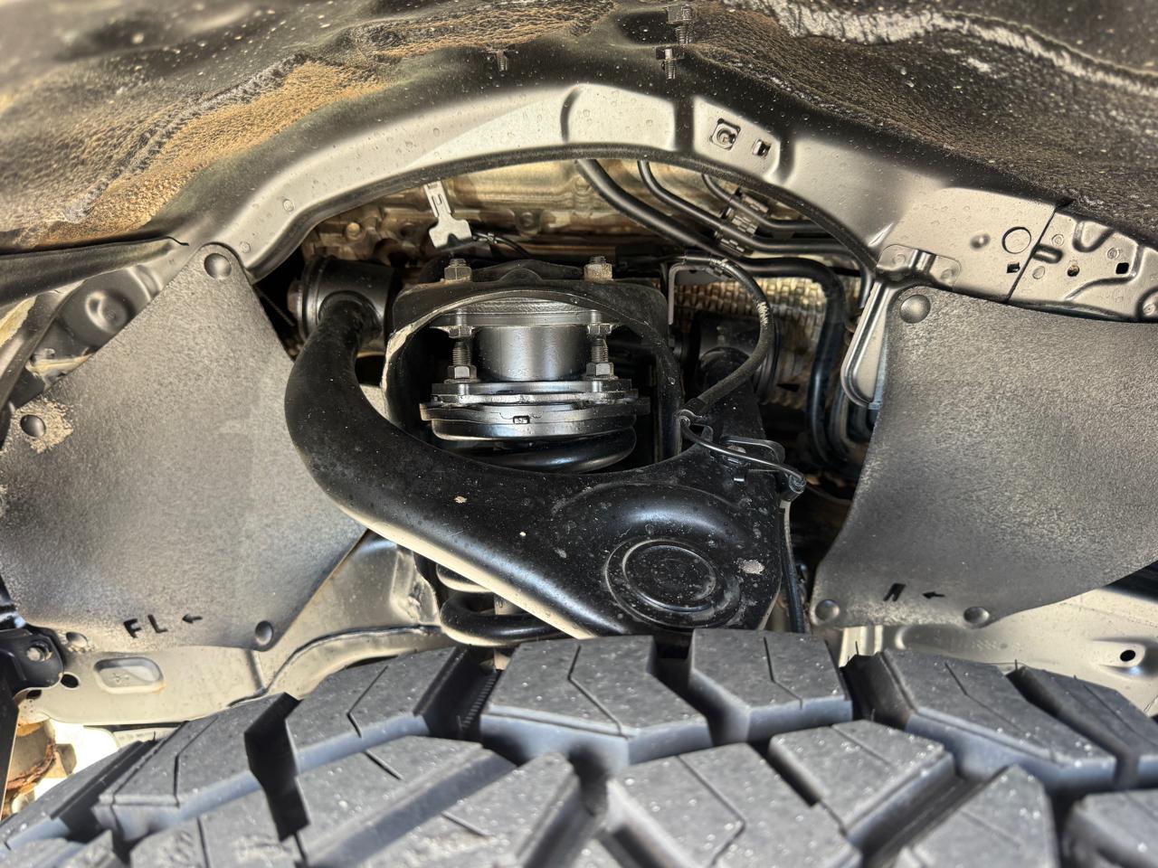 Toyota Tundra SR5 CrewMax 5.7L 4WD 2017