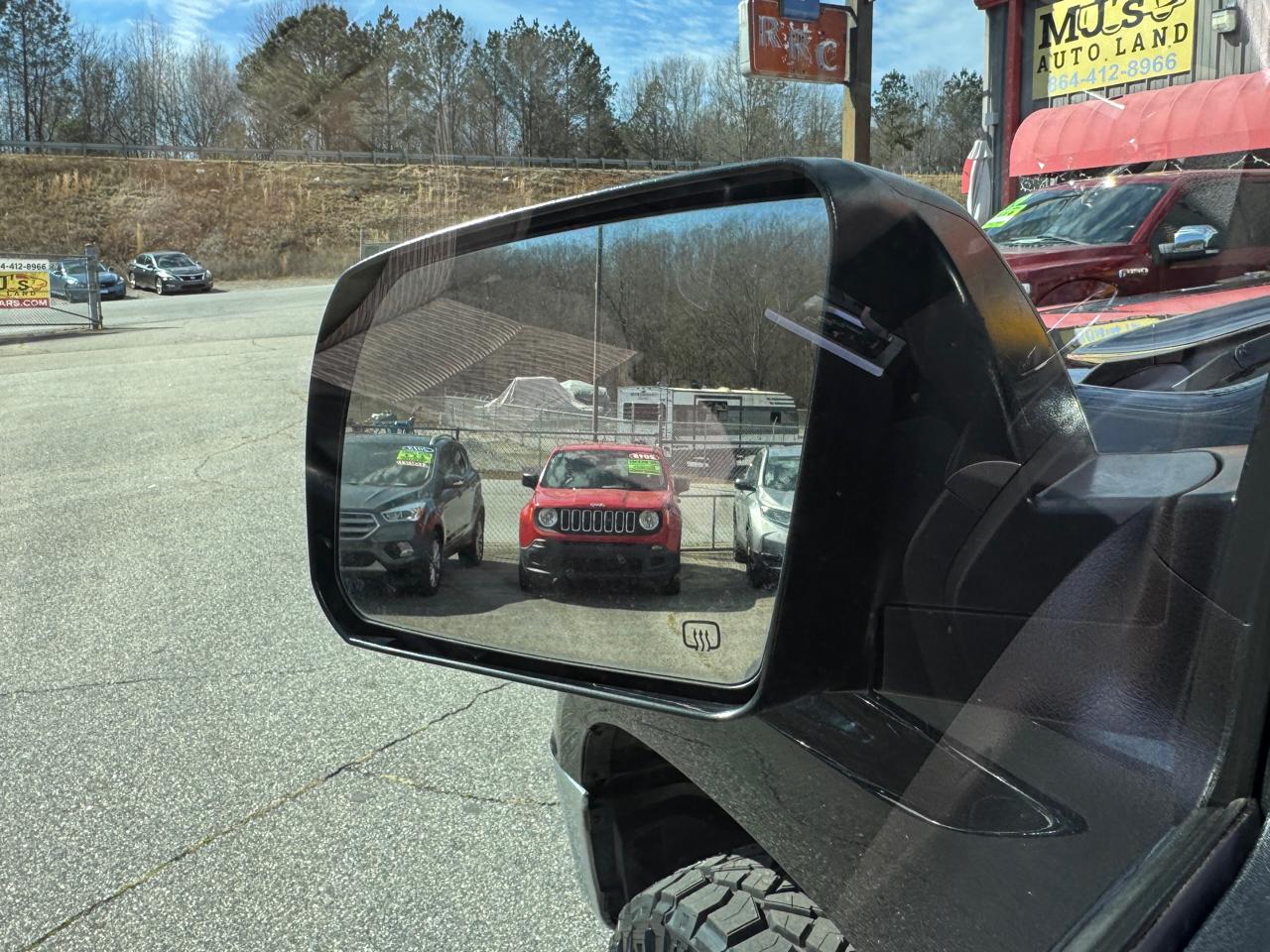 Toyota Tundra SR5 CrewMax 5.7L 4WD 2017