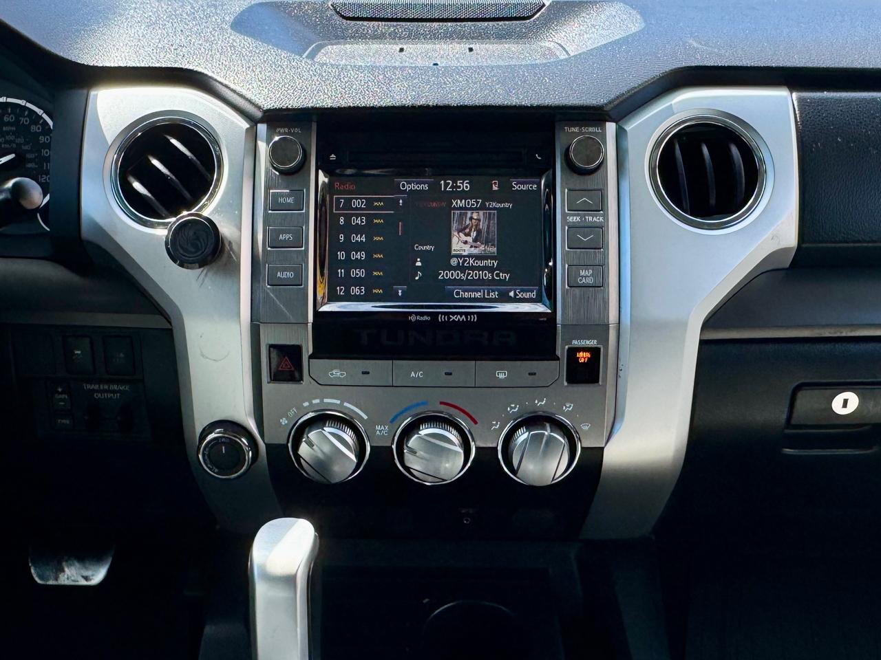 Toyota Tundra SR5 CrewMax 5.7L 4WD 2017