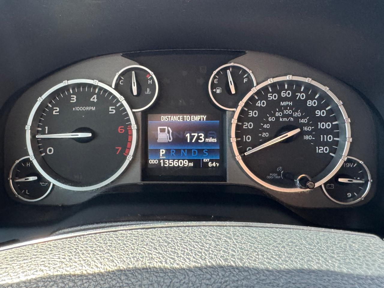 Toyota Tundra SR5 CrewMax 5.7L 4WD 2017