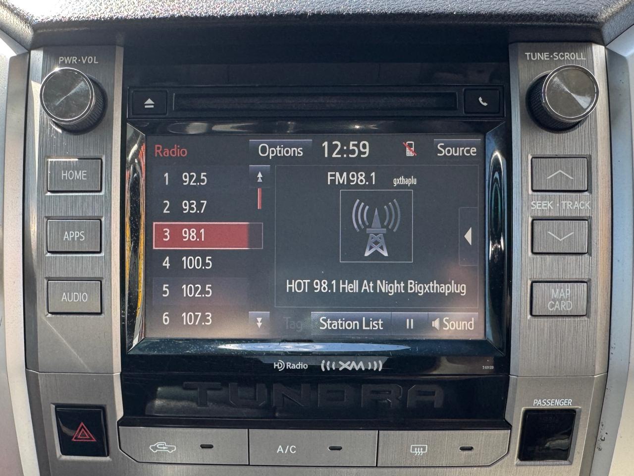 Toyota Tundra SR5 CrewMax 5.7L 4WD 2017