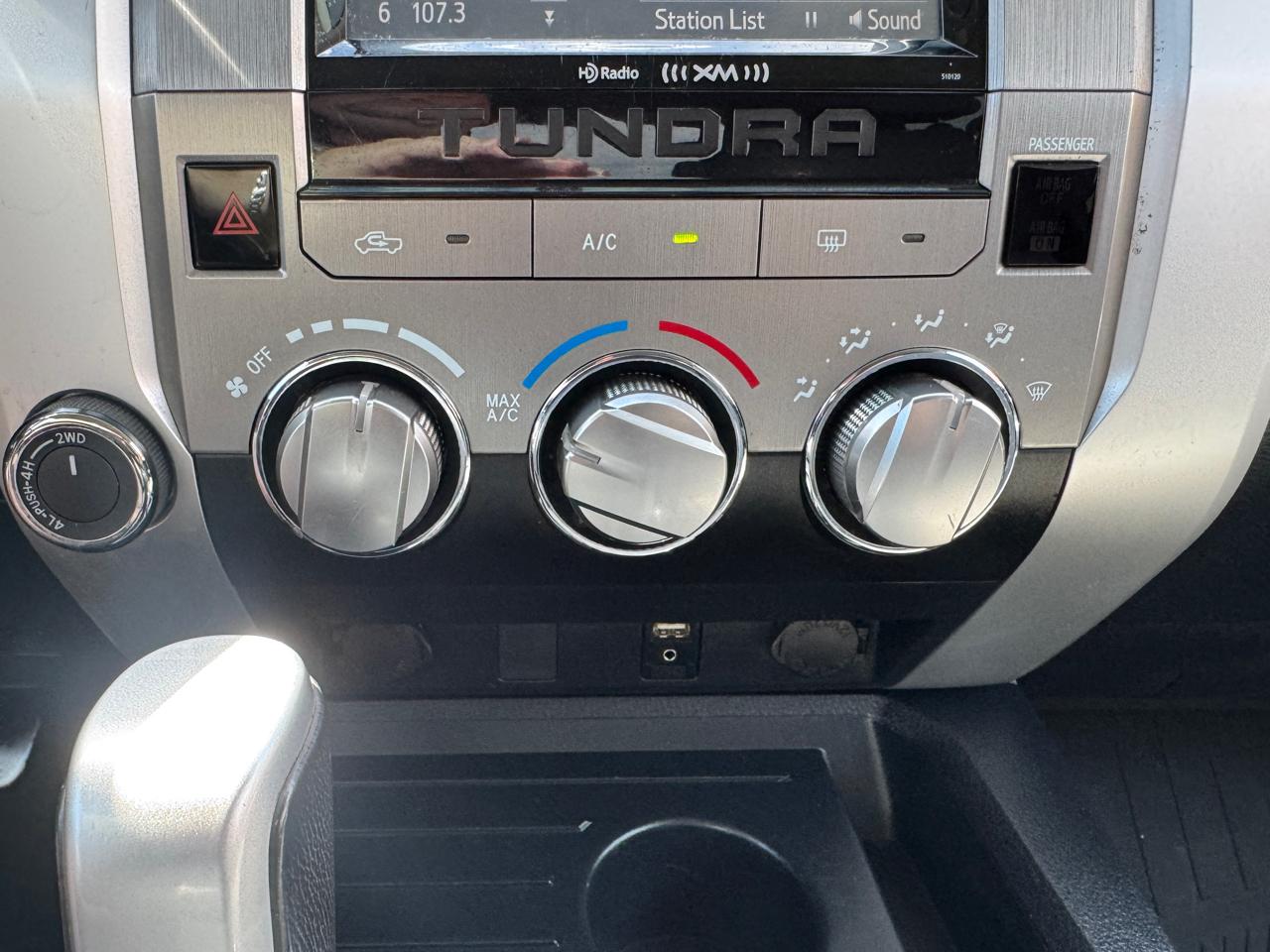 Toyota Tundra SR5 CrewMax 5.7L 4WD 2017