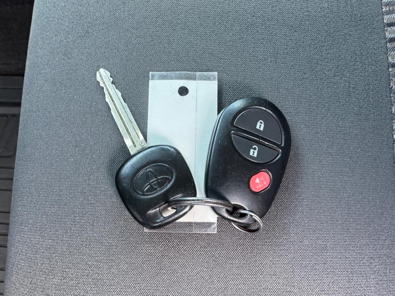 Toyota Tundra SR5 CrewMax 5.7L 4WD 2017