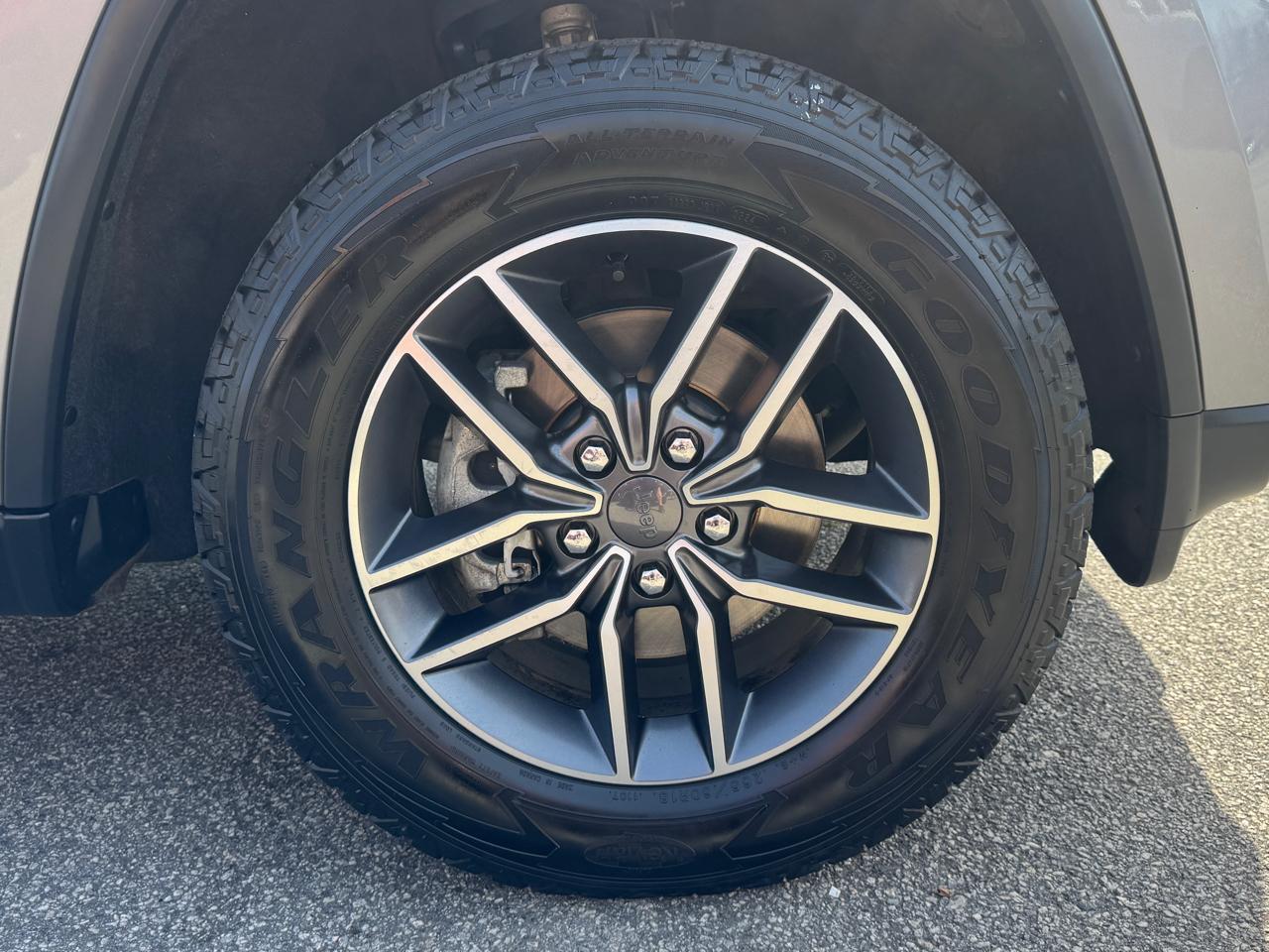 Jeep Grand Cherokee Laredo E 4WD 2020