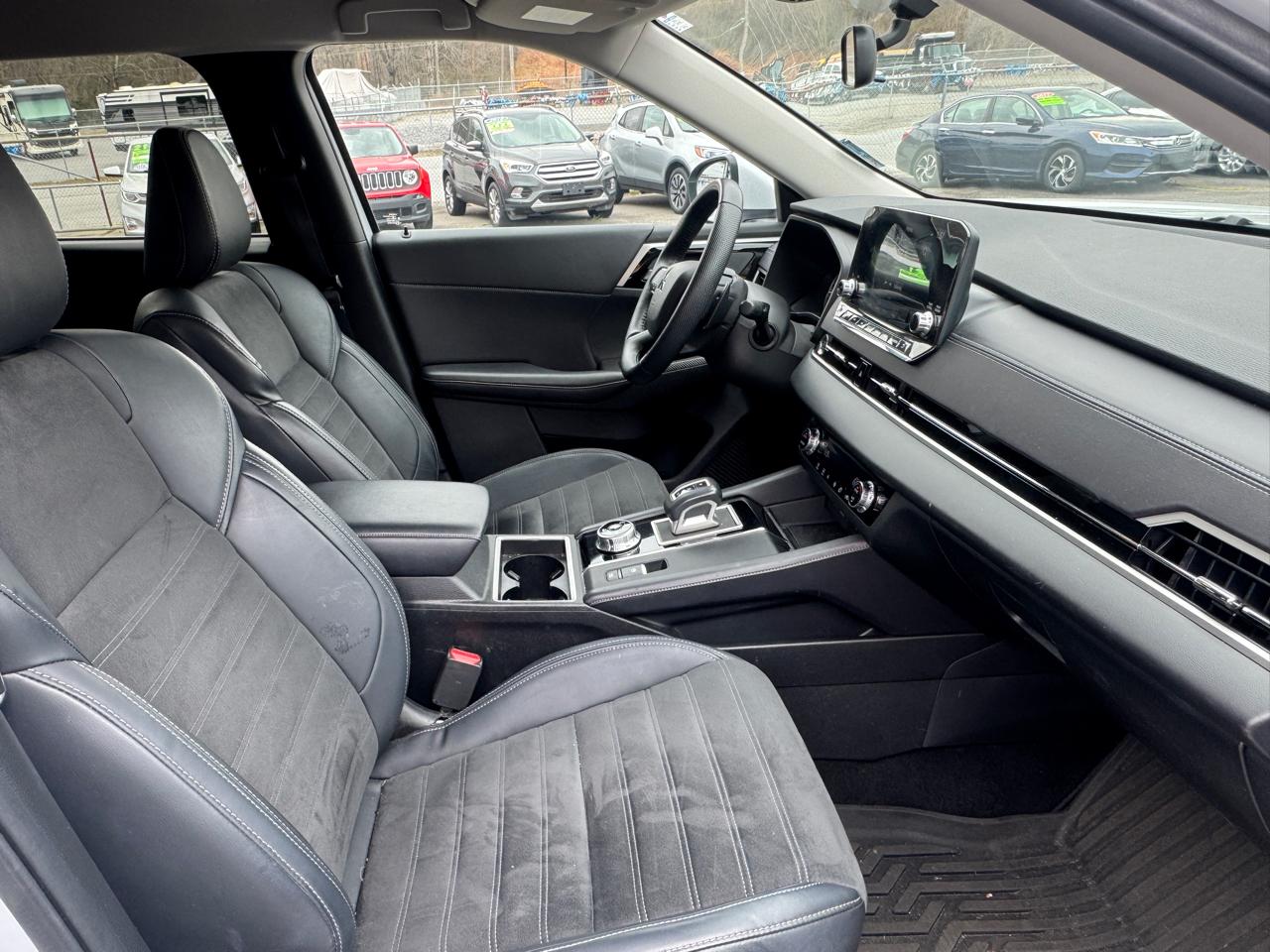 Mitsubishi Outlander SE S-AWC 2024