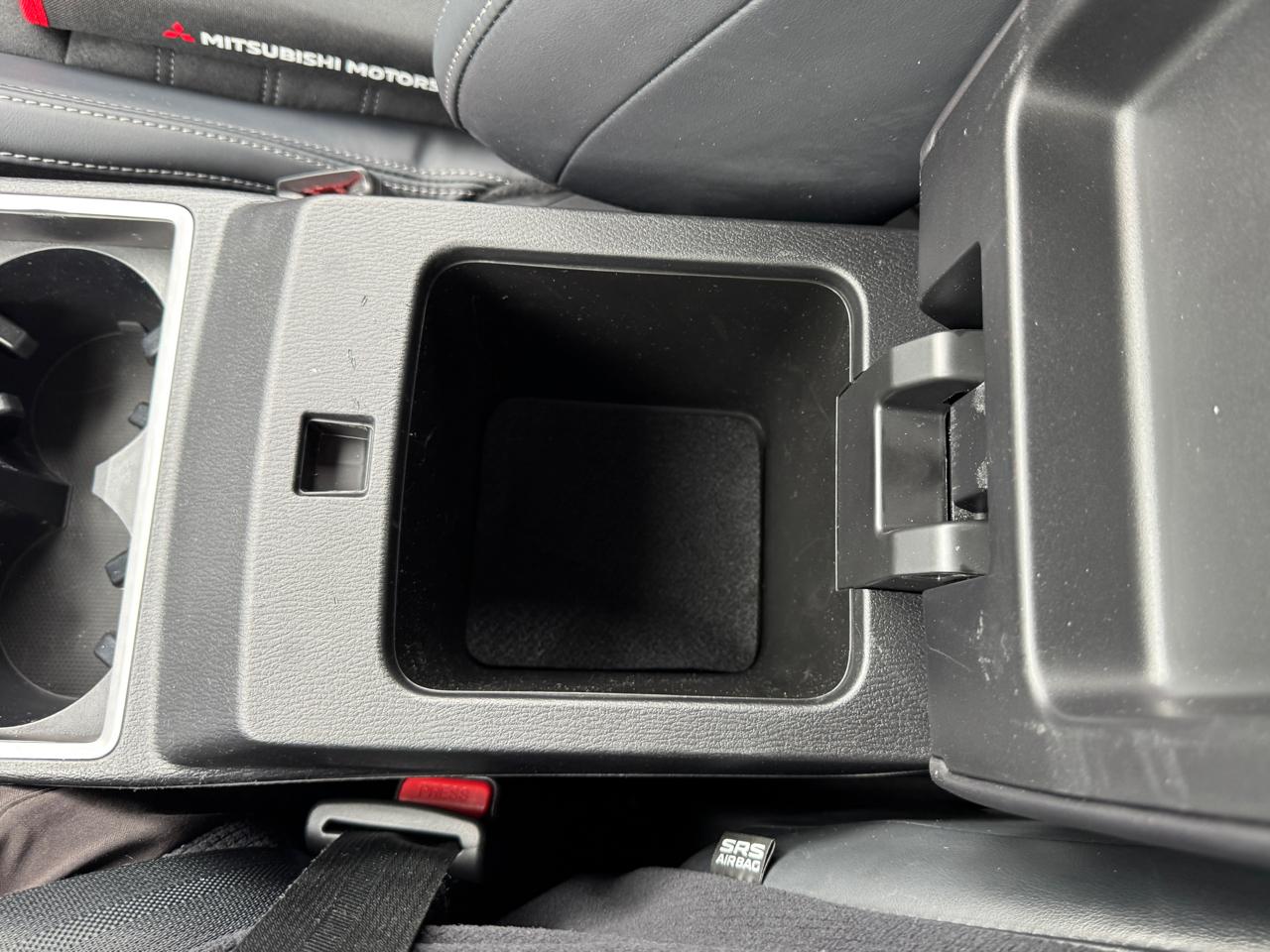 Mitsubishi Outlander SE S-AWC 2024