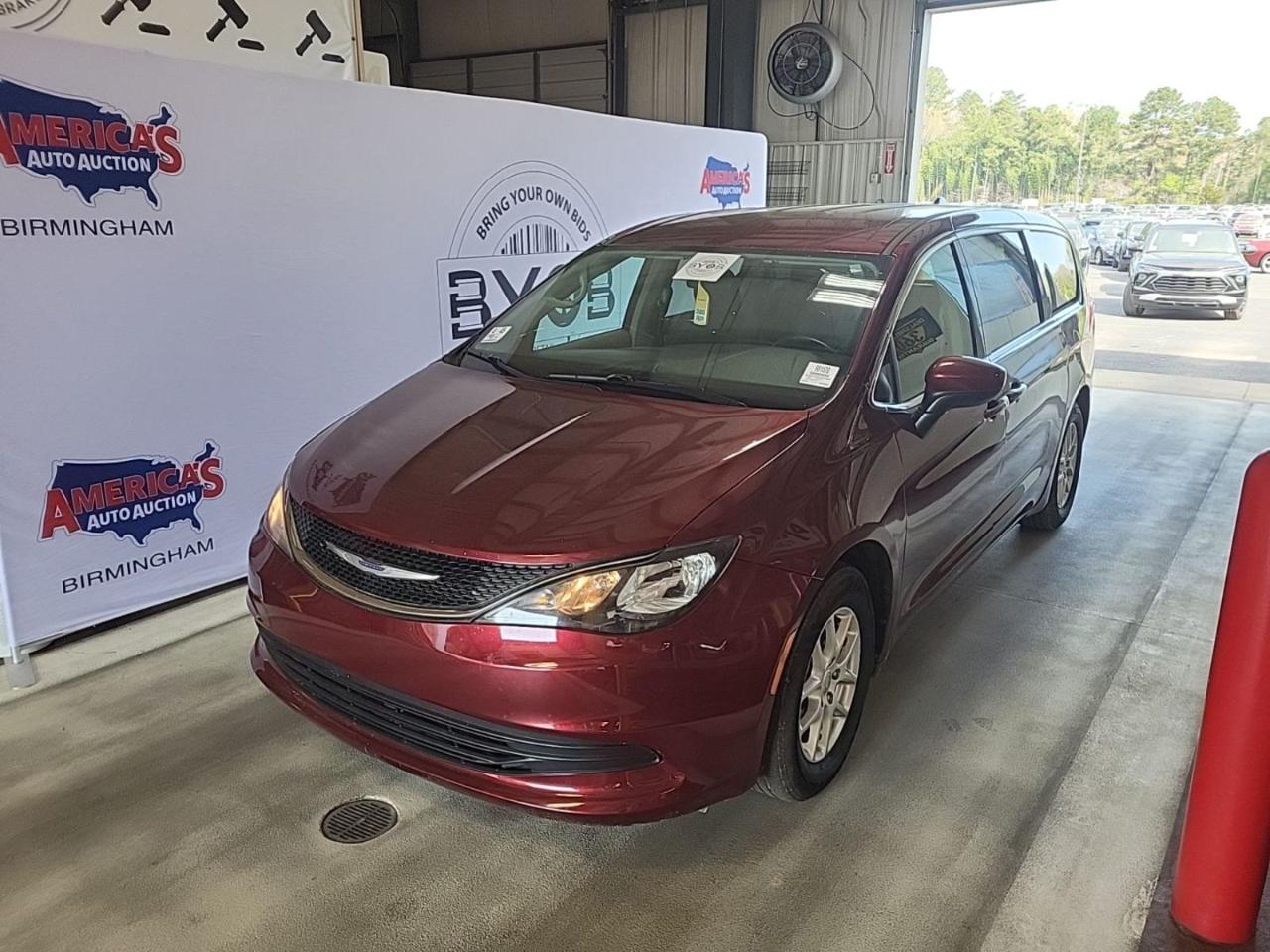 2020 Chrysler Voyager LX