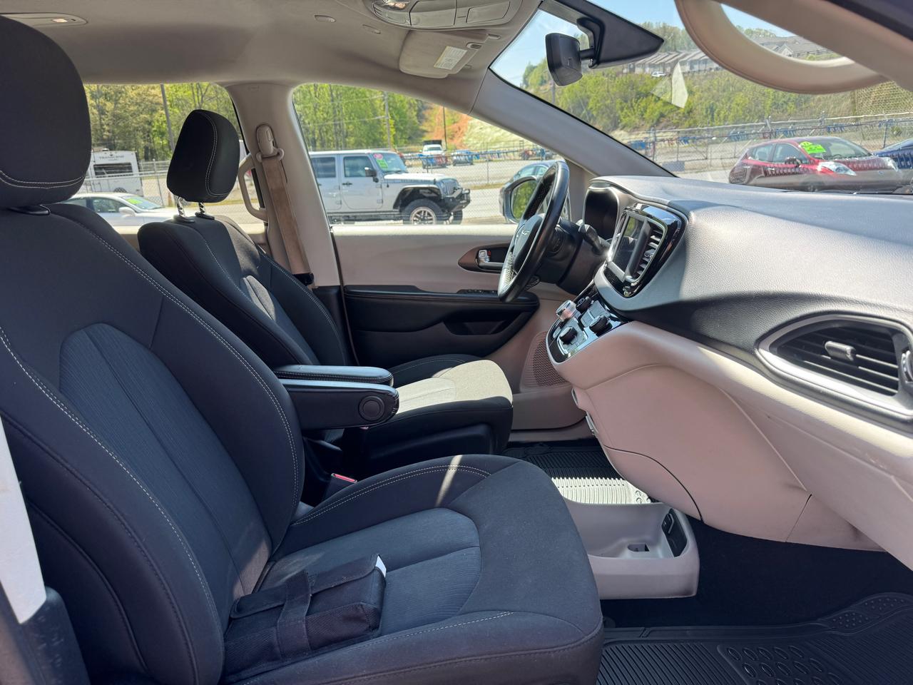 Chrysler Voyager LX 2020