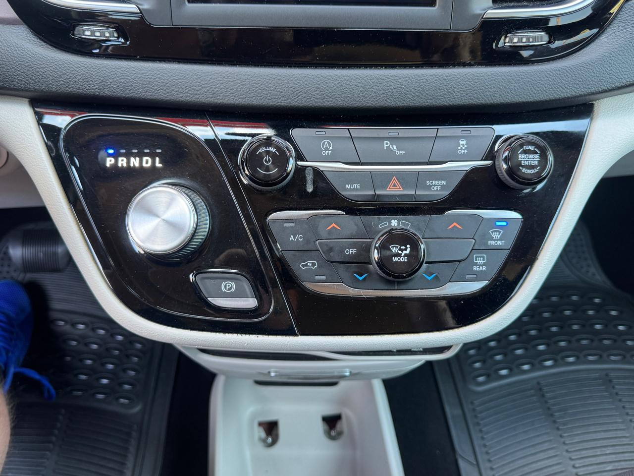 Chrysler Voyager LX 2020