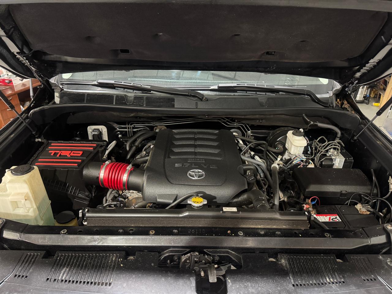 Toyota Tundra SR5 CrewMax 5.7L 4WD 2016