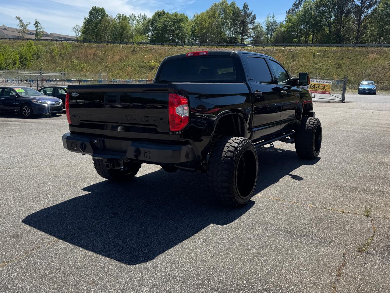 Toyota Tundra SR5 CrewMax 5.7L 4WD 2016