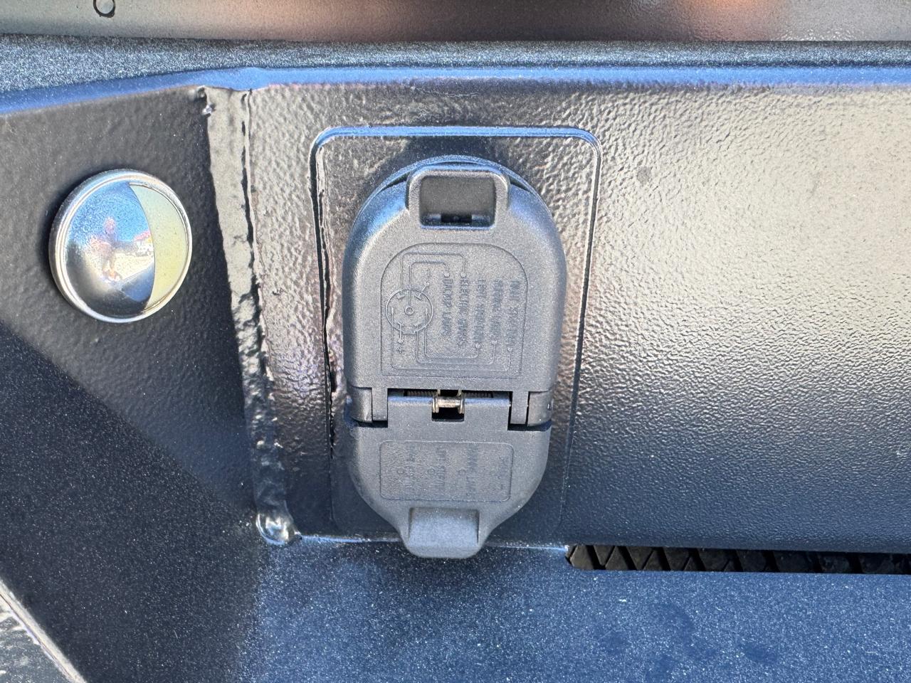 Toyota Tundra SR5 CrewMax 5.7L 4WD 2016