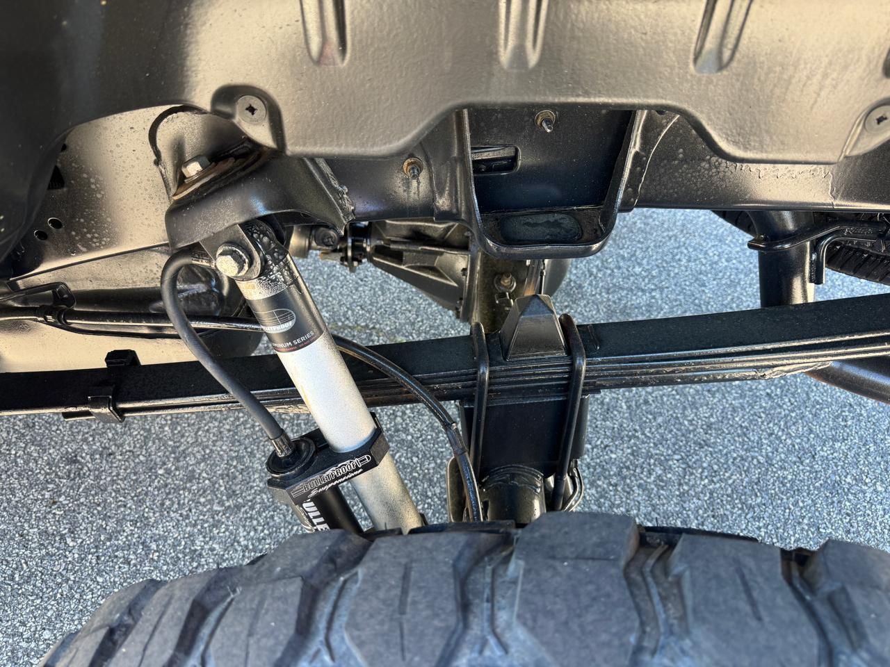 Toyota Tundra SR5 CrewMax 5.7L 4WD 2016