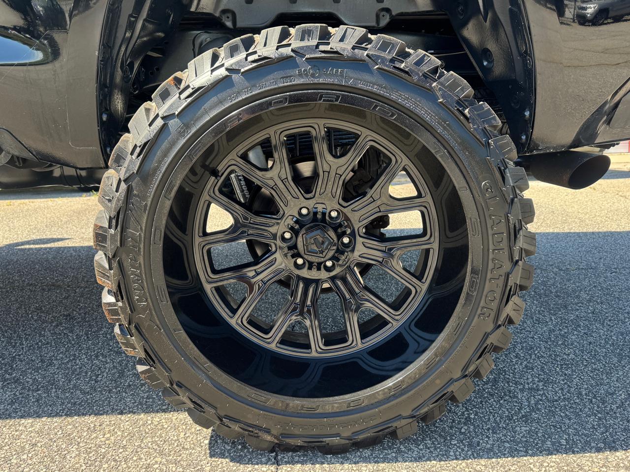 Toyota Tundra SR5 CrewMax 5.7L 4WD 2016