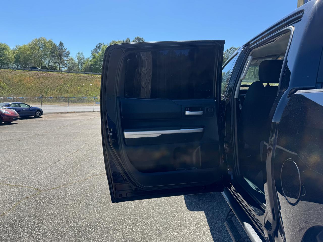 Toyota Tundra SR5 CrewMax 5.7L 4WD 2016