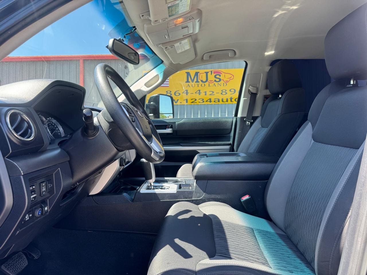 Toyota Tundra SR5 CrewMax 5.7L 4WD 2016