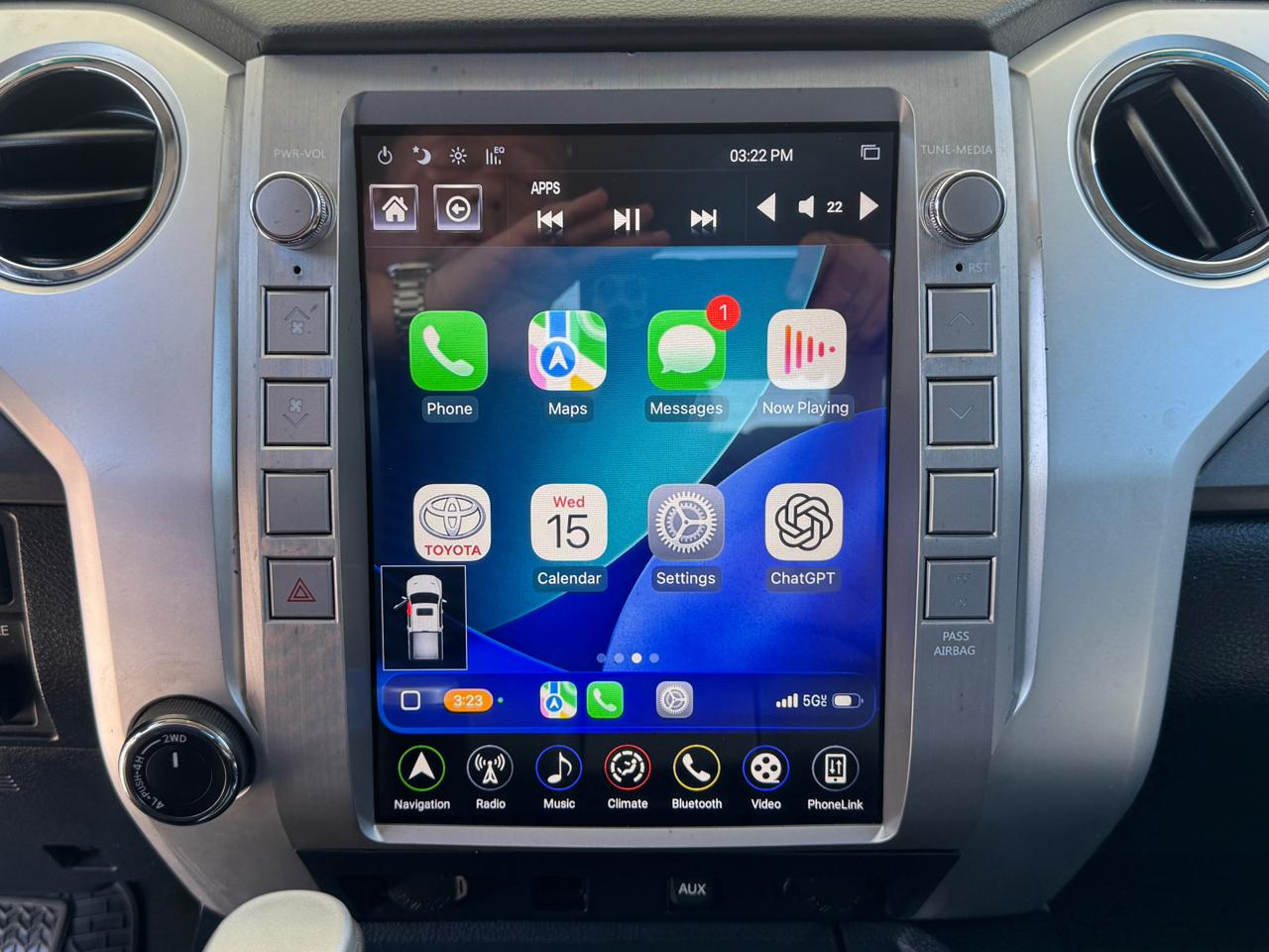 Toyota Tundra SR5 CrewMax 5.7L 4WD 2016