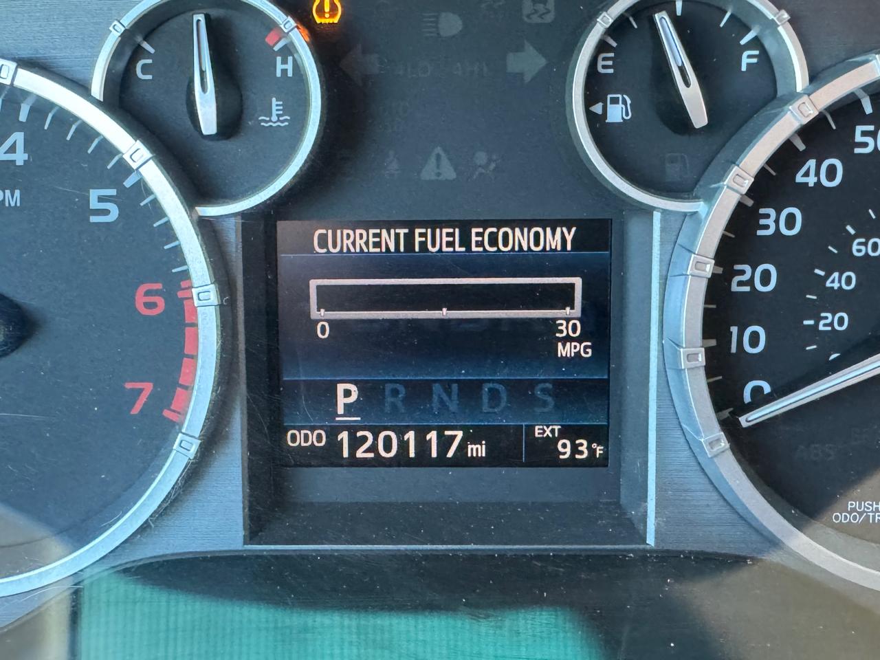 Toyota Tundra SR5 CrewMax 5.7L 4WD 2016