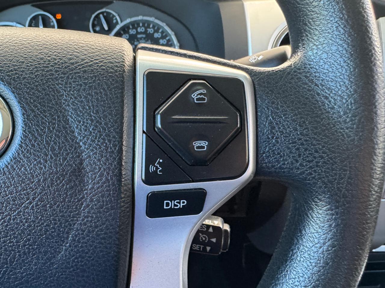 Toyota Tundra SR5 CrewMax 5.7L 4WD 2016