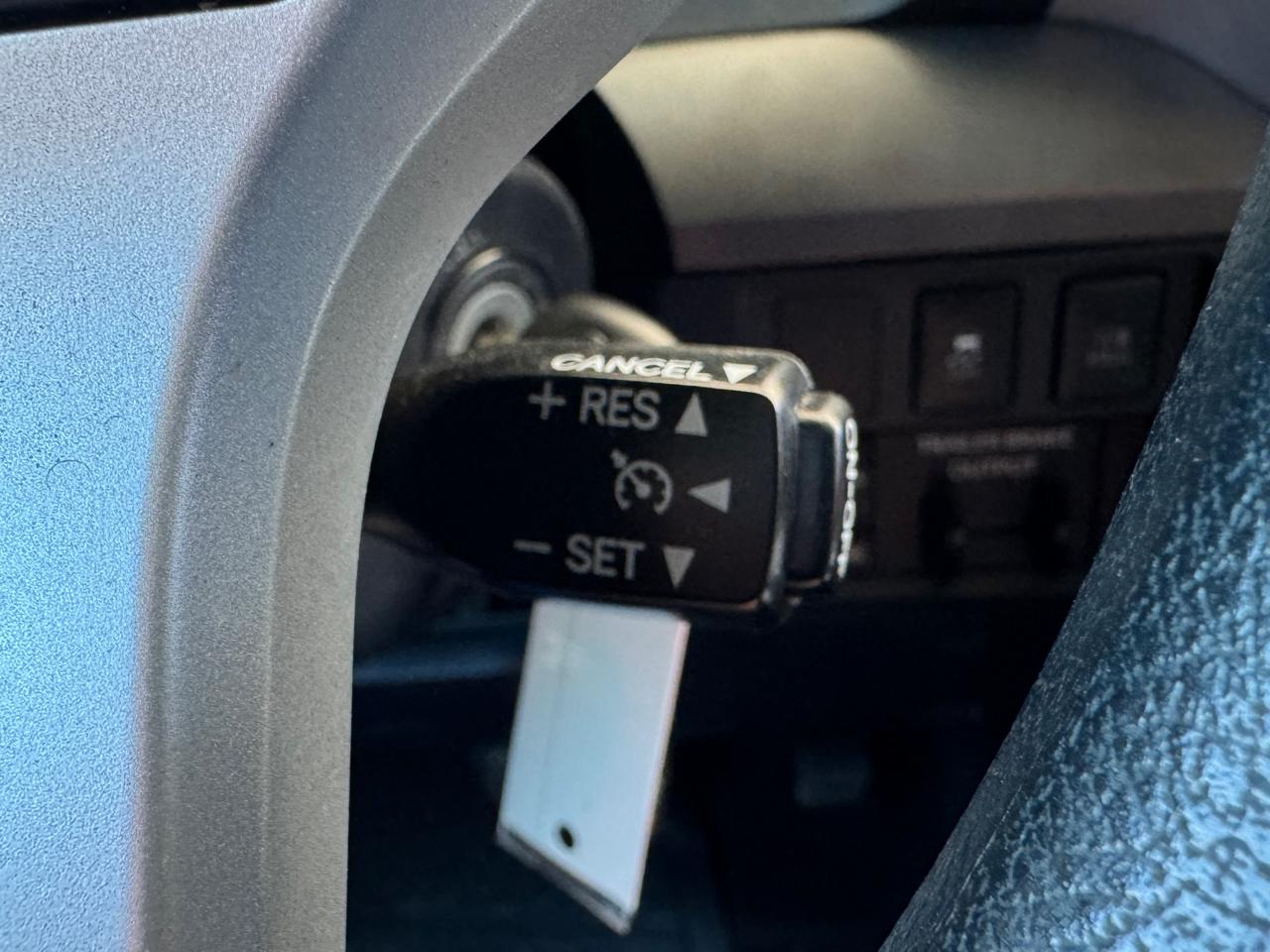 Toyota Tundra SR5 CrewMax 5.7L 4WD 2016