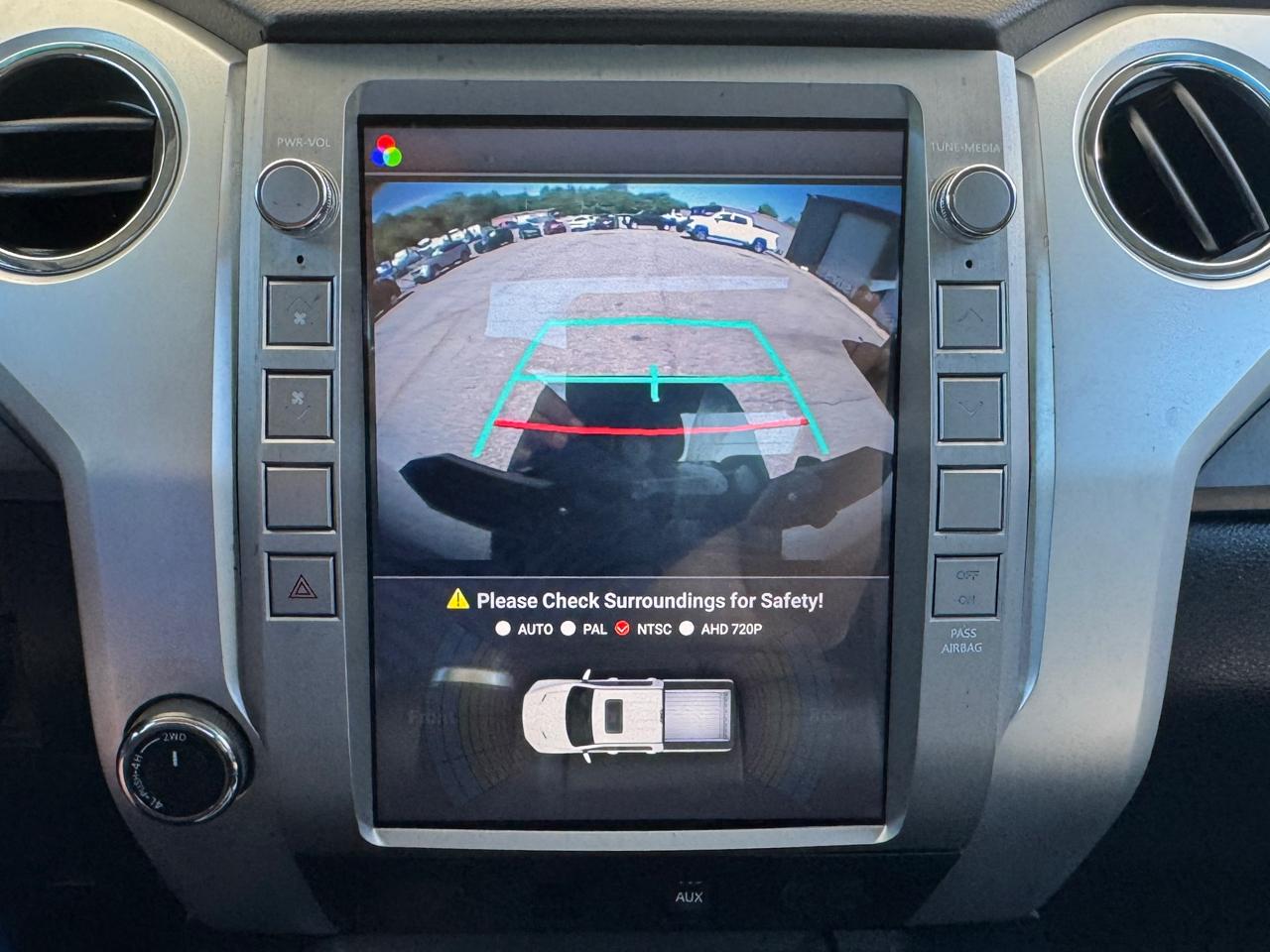 Toyota Tundra SR5 CrewMax 5.7L 4WD 2016