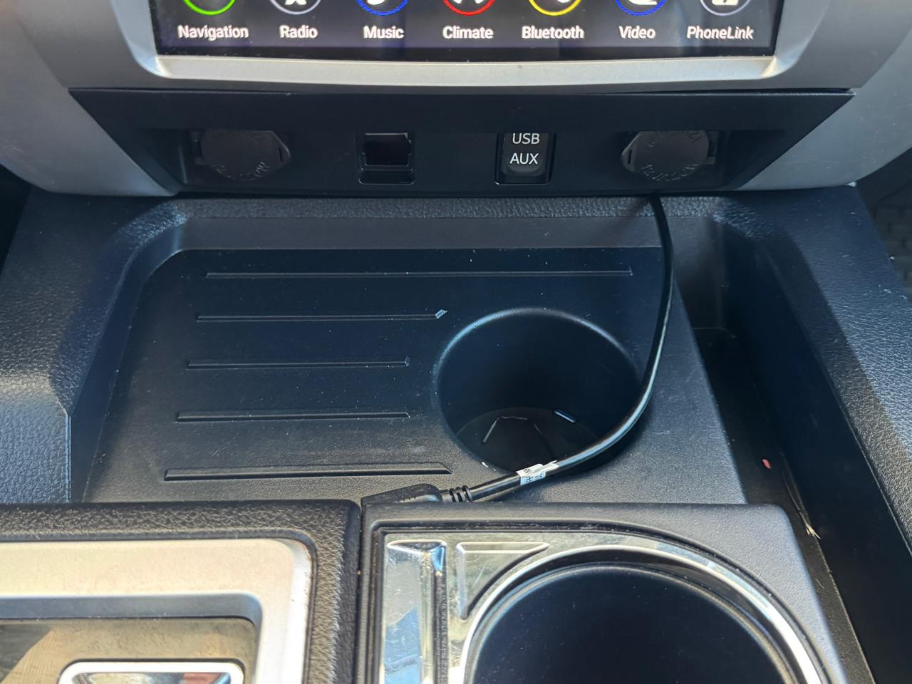 Toyota Tundra SR5 CrewMax 5.7L 4WD 2016