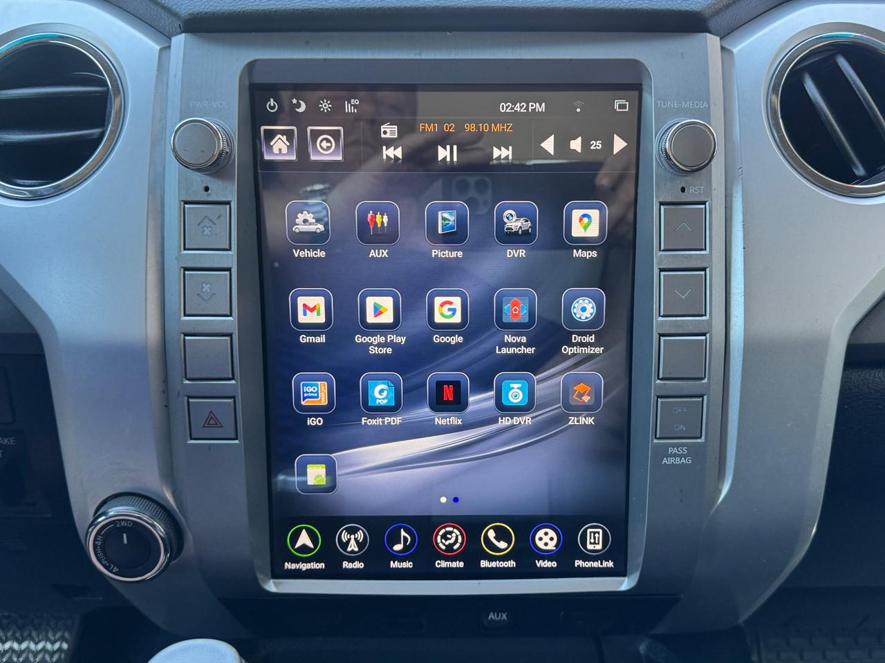 Toyota Tundra SR5 CrewMax 5.7L 4WD 2016