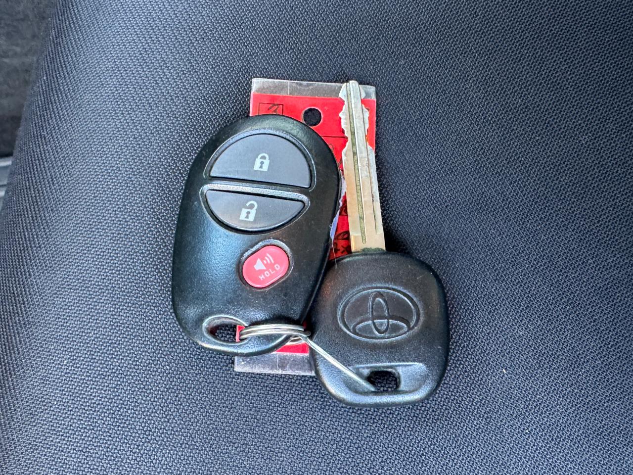 Toyota Tundra SR5 CrewMax 5.7L 4WD 2016