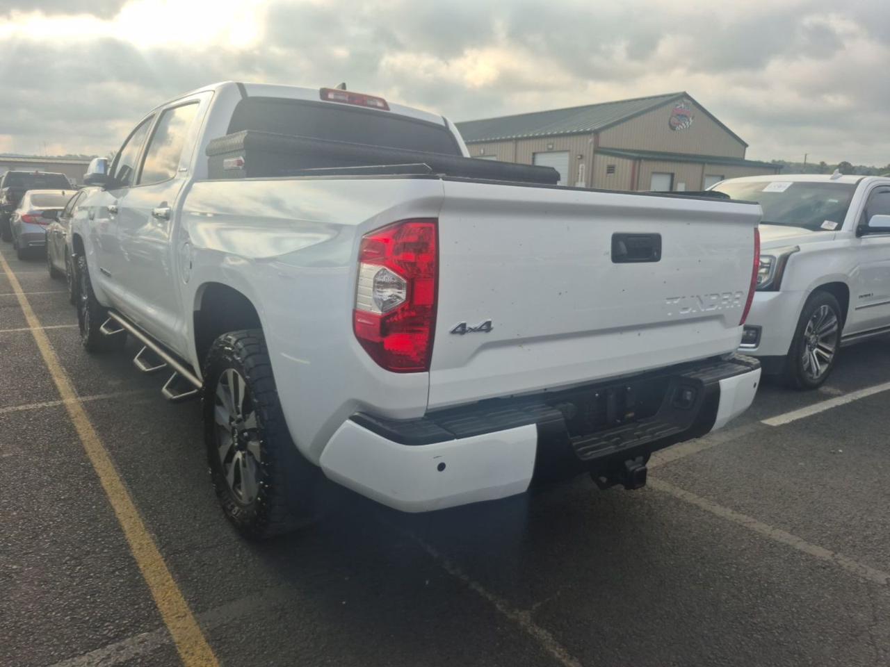 Toyota Tundra Limited CrewMax 5.7L 4WD 2020