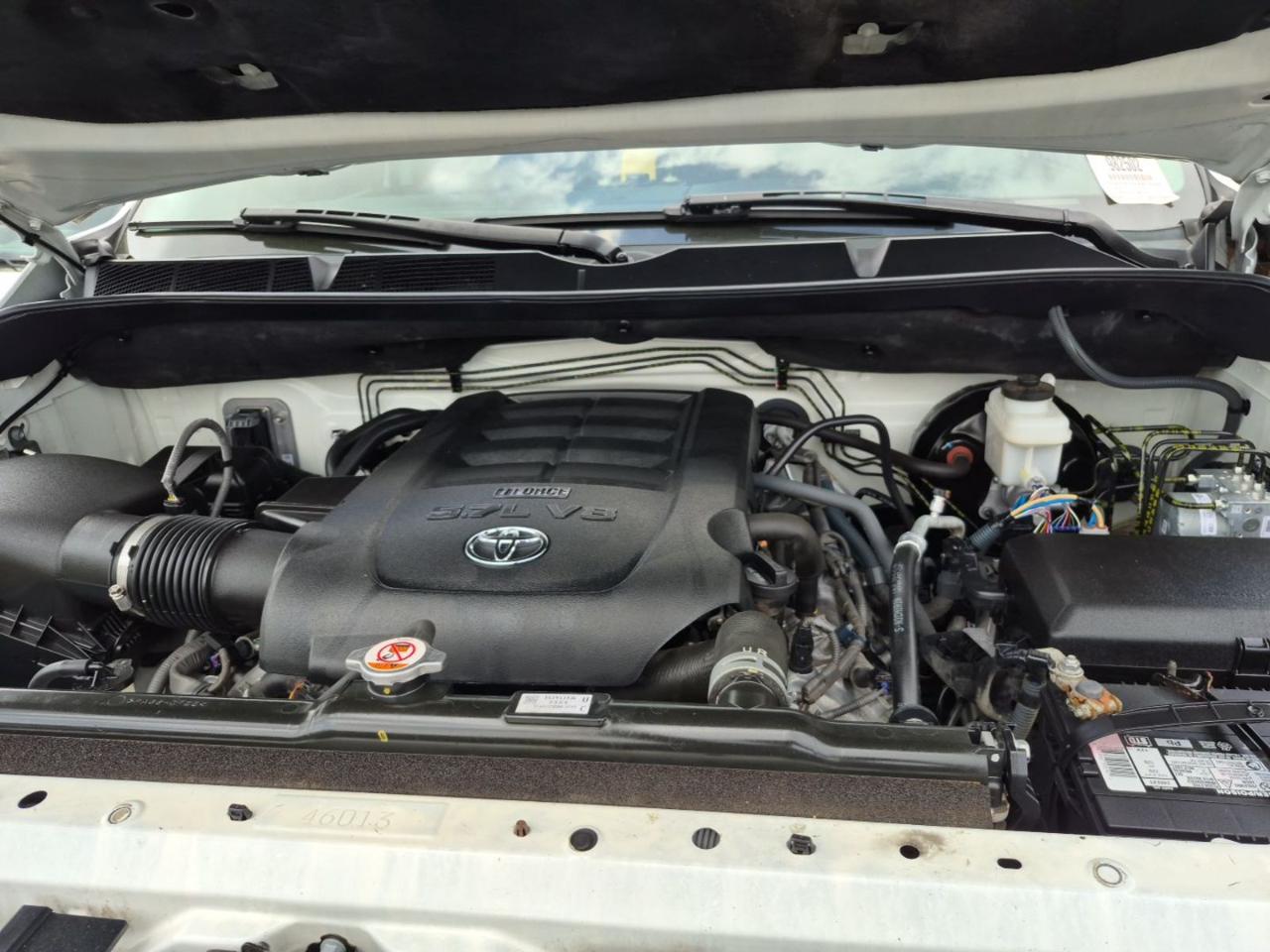 Toyota Tundra Limited CrewMax 5.7L 4WD 2020