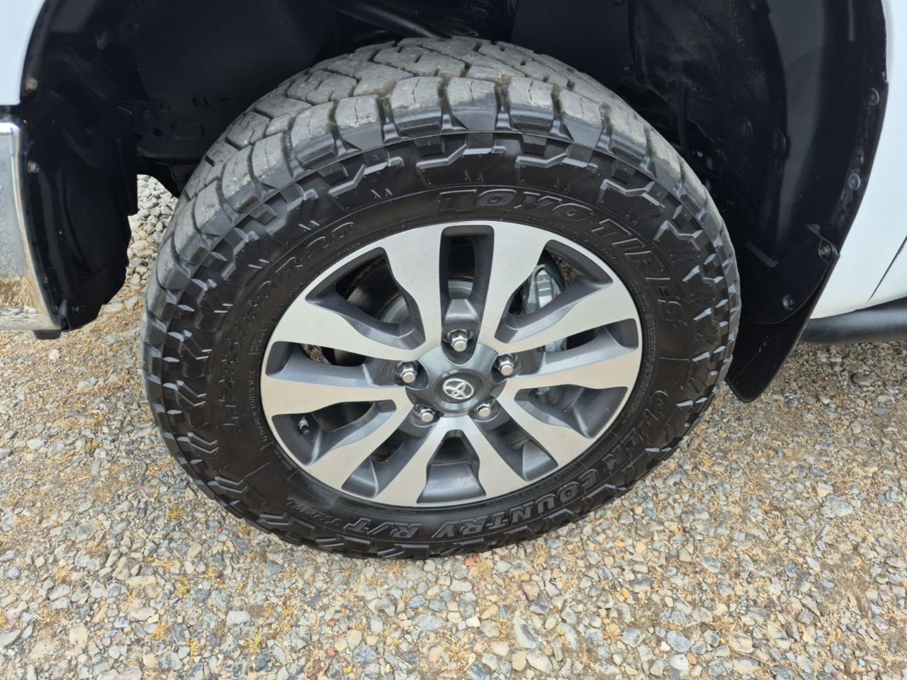 Toyota Tundra Limited CrewMax 5.7L 4WD 2020