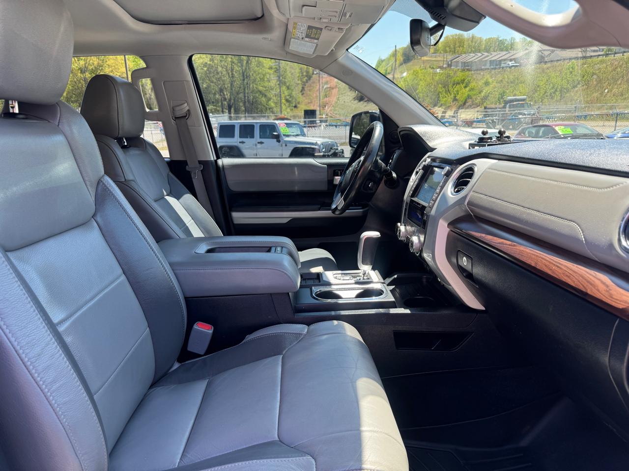 Toyota Tundra Limited CrewMax 5.7L 4WD 2020