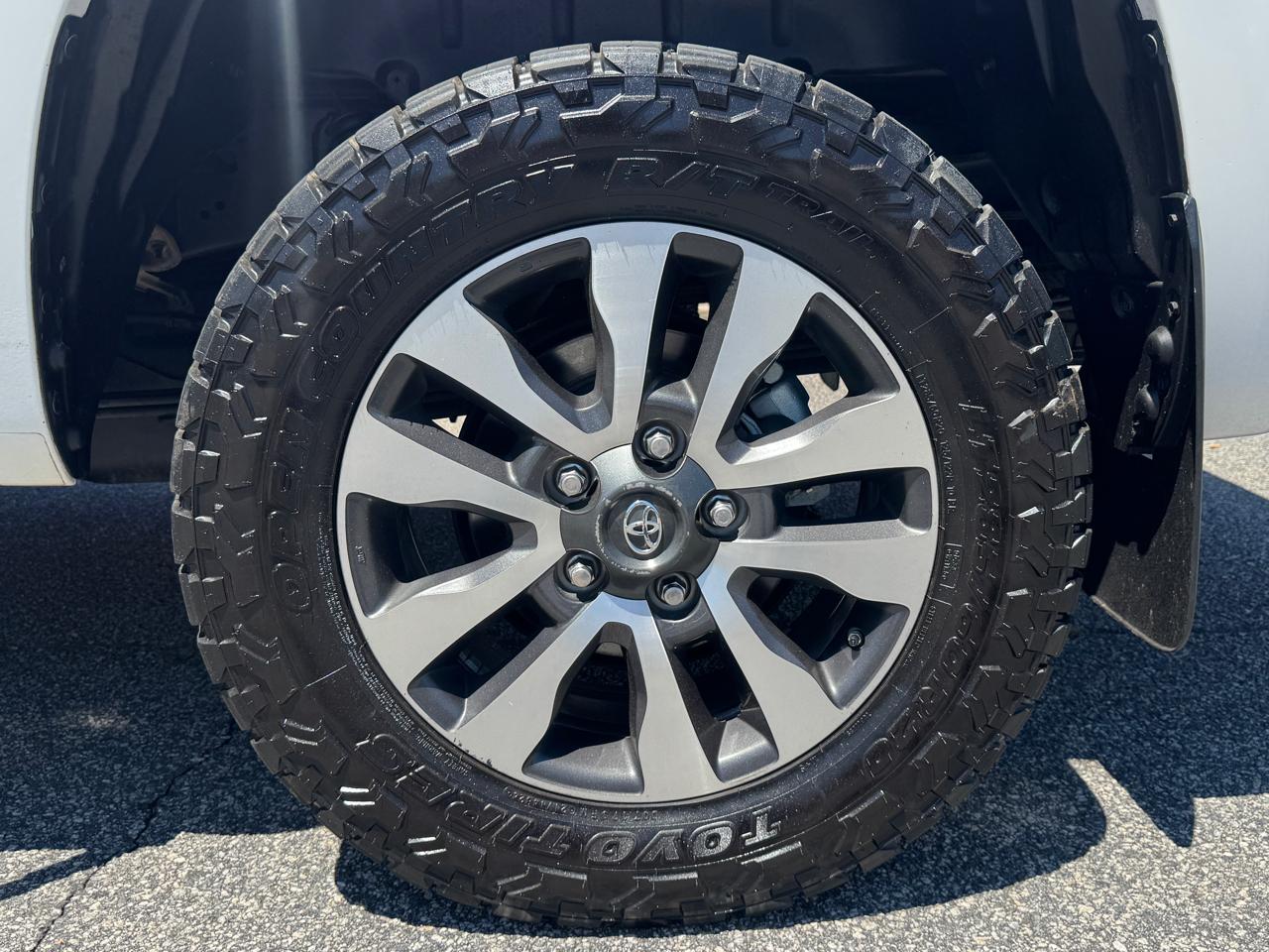 Toyota Tundra Limited CrewMax 5.7L 4WD 2020