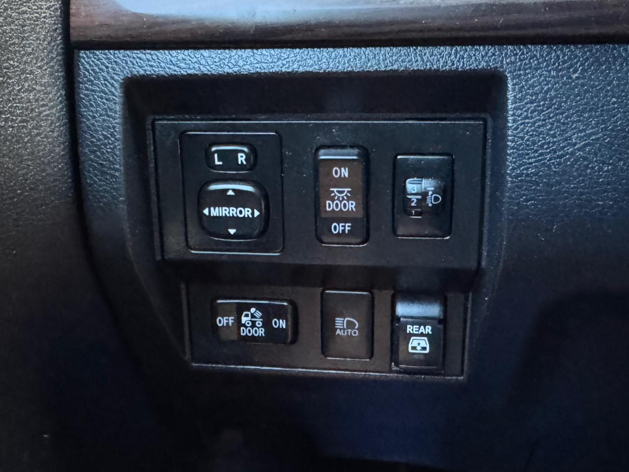 Toyota Tundra Limited CrewMax 5.7L 4WD 2020