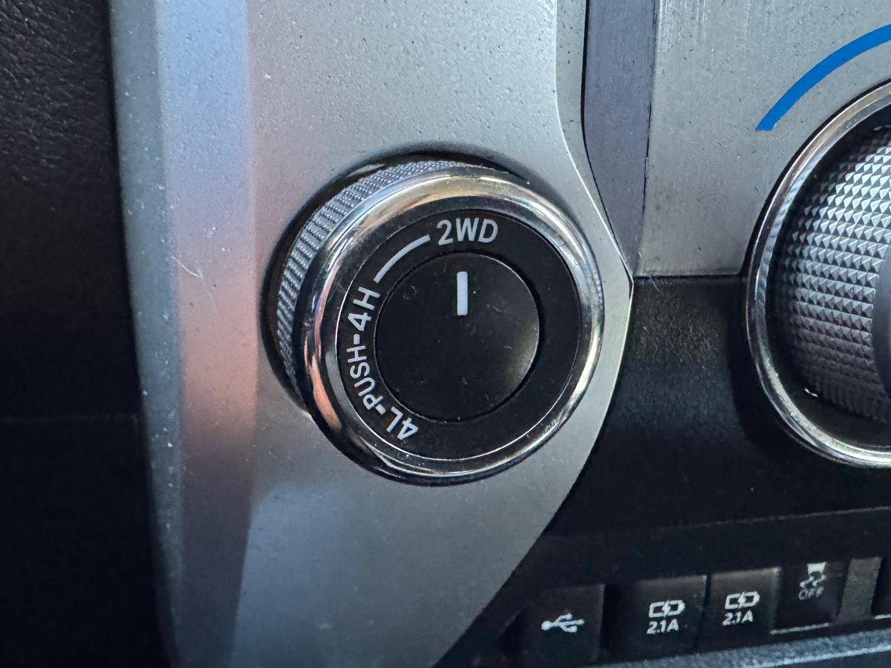 Toyota Tundra Limited CrewMax 5.7L 4WD 2020