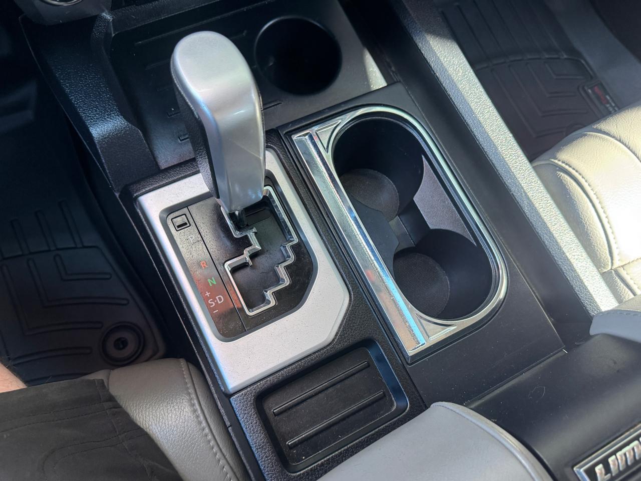 Toyota Tundra Limited CrewMax 5.7L 4WD 2020