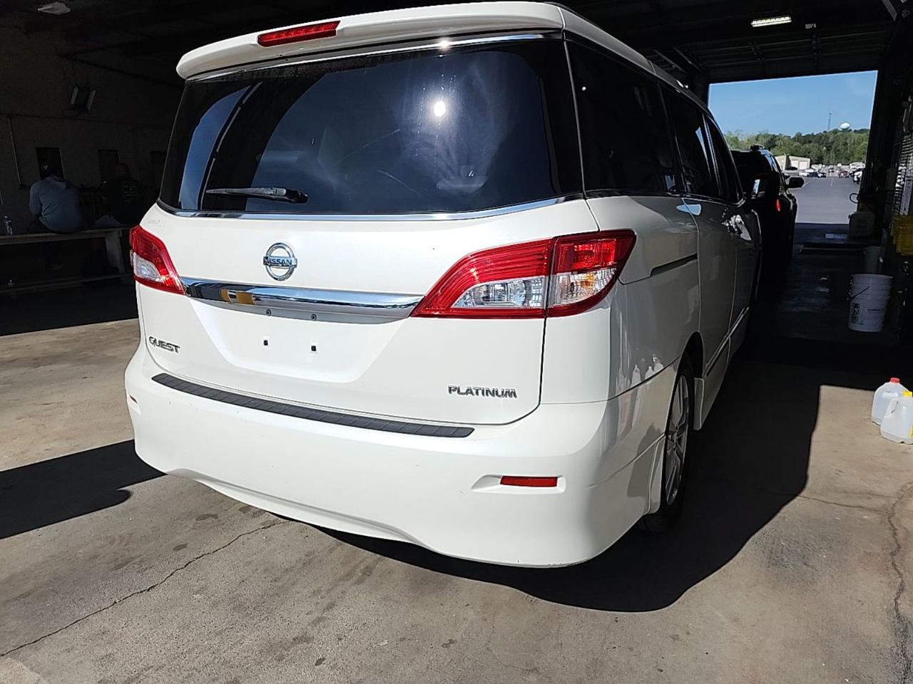 Nissan Quest Platinum 2015