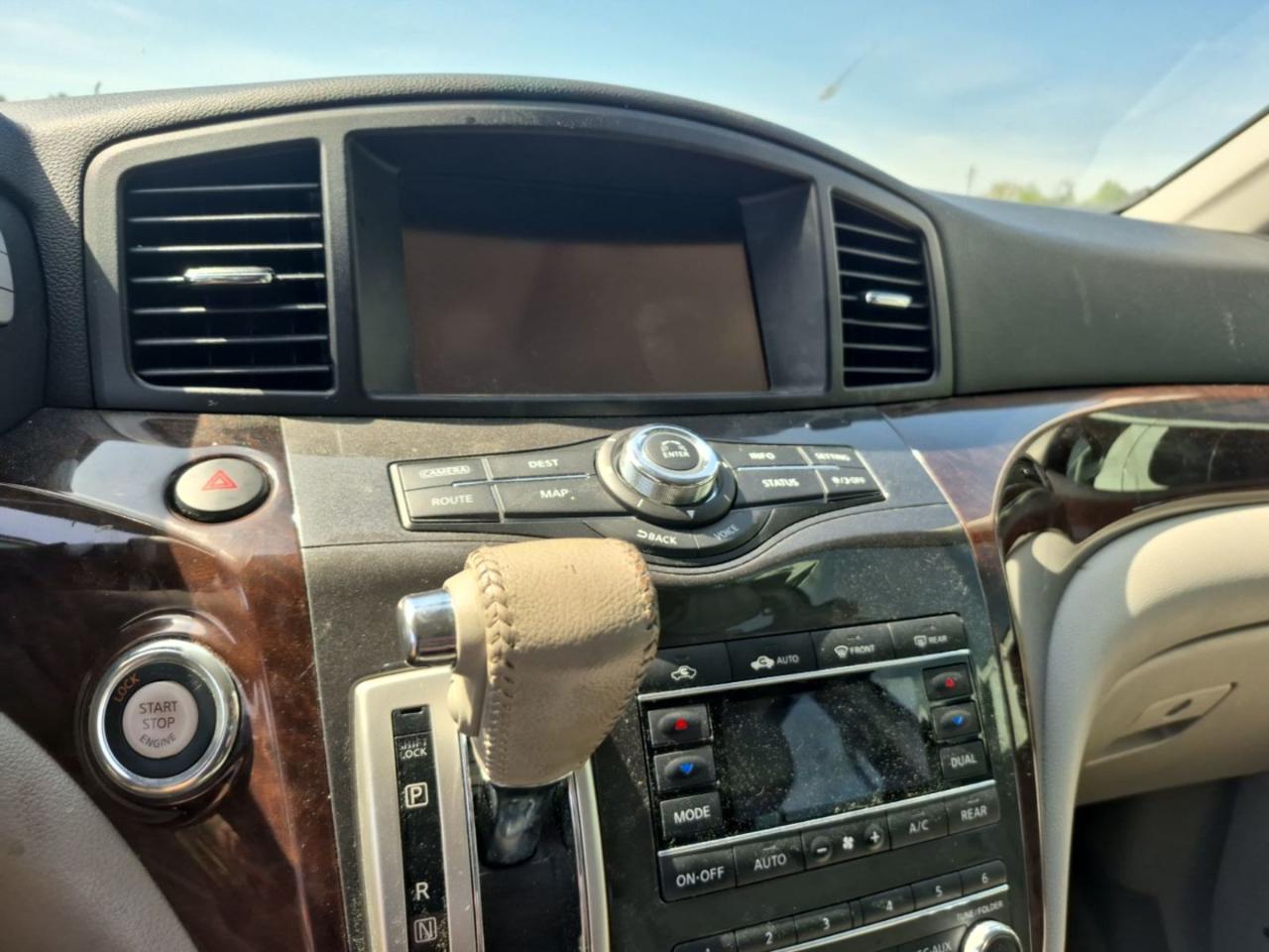 Nissan Quest Platinum 2015