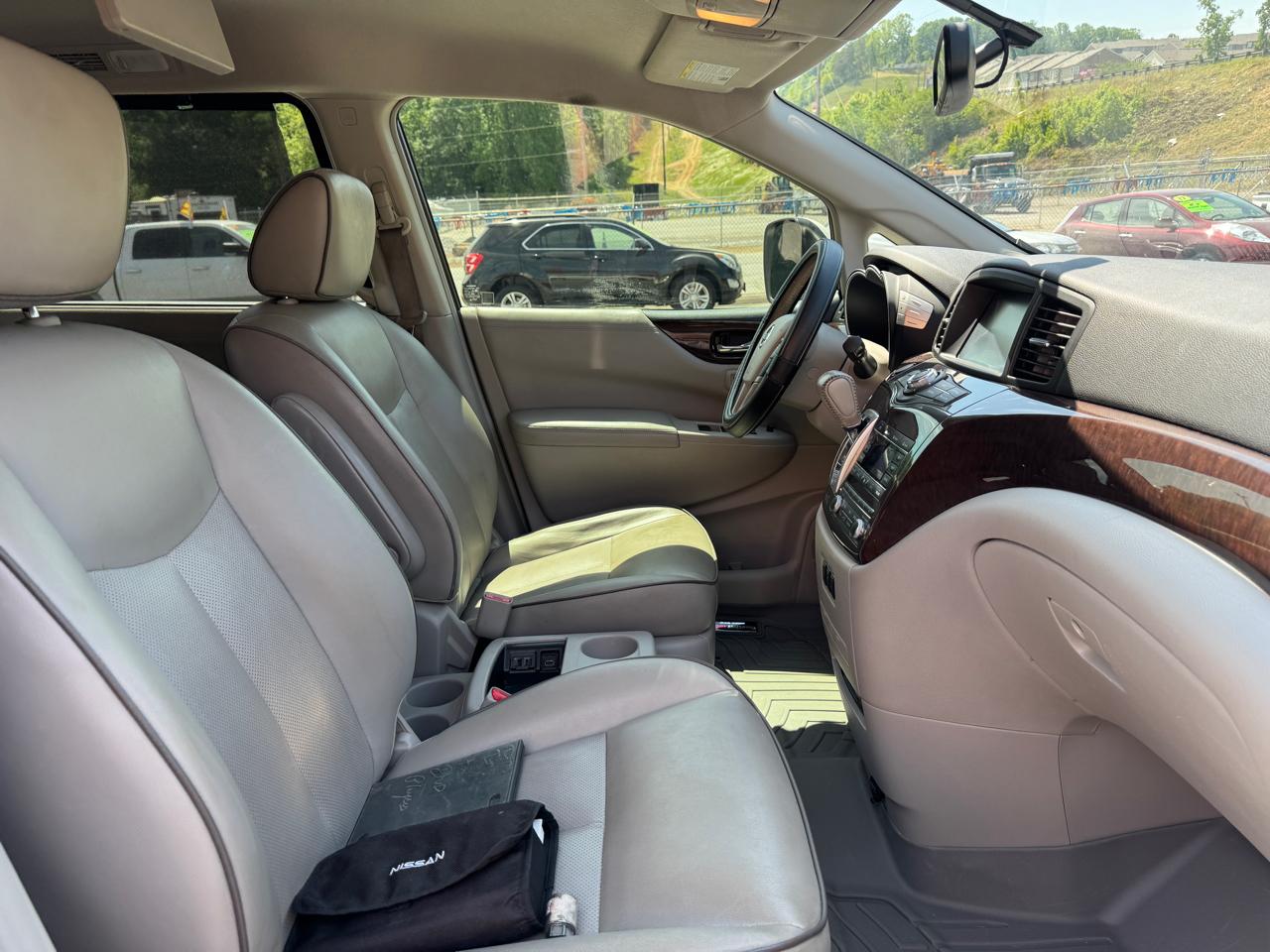 Nissan Quest Platinum 2015